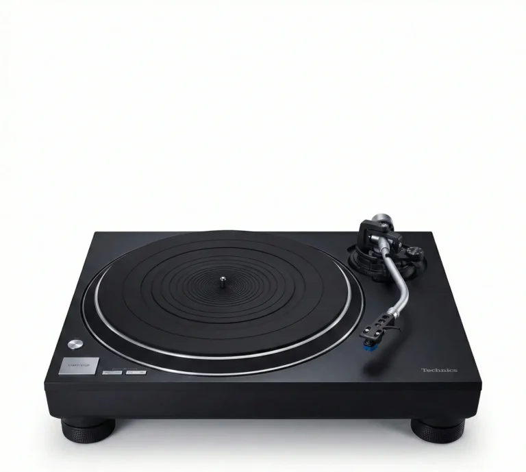 Platine vinyle Technics SL-100C noire audiophile à entraînement direct en vue de trois quarts avec bras en S aluminium