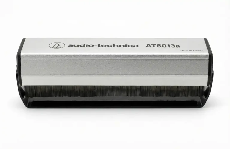 Brosse antistatique vinyle Audio-Technica AT6013a en fibres de carbone avec corps aluminium