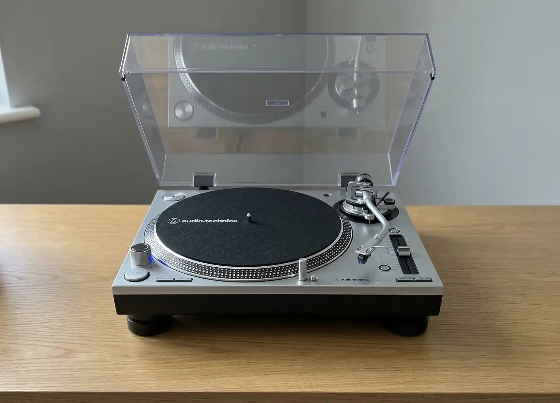 Platine vinyle DJ Audio-Technica AT-LP140XP à entraînement direct