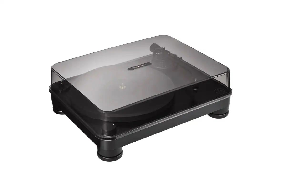 Audio-Technica AT-LP7X vue latérale avec capot anti-poussière amovible