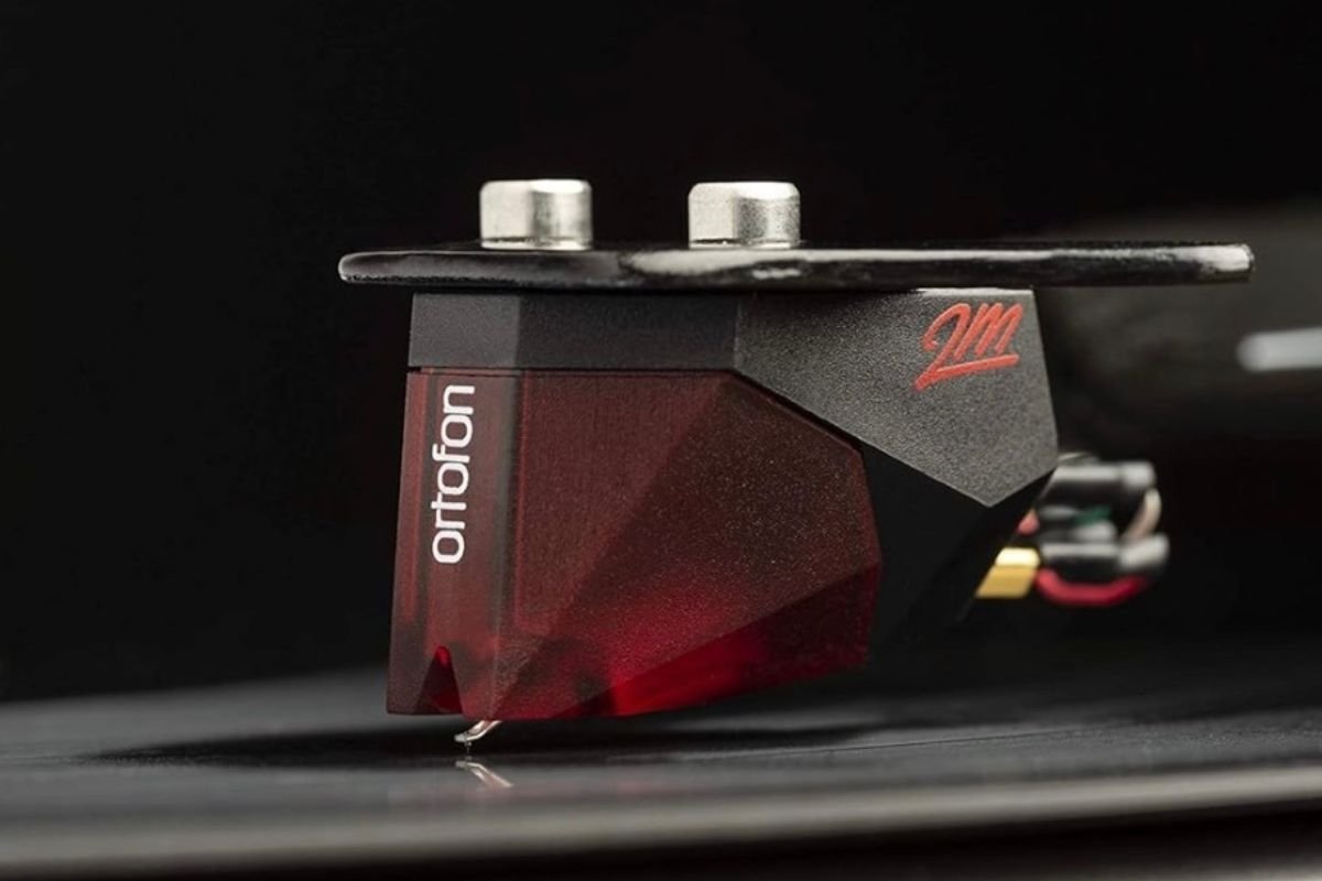 Pro-Ject Debut Carbon EVO — cellule Ortofon 2M Red pré-montée sur le porte-cellule