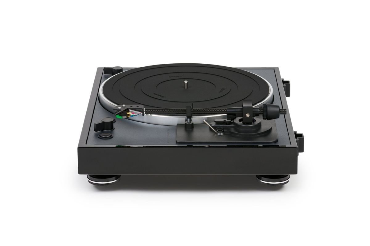 Thorens TD-102A vue de côté — bras TP72 carbone et cellule AT-VM95E