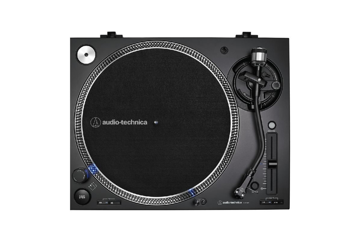 Audio-Technica AT-LP140XP vue de dessus avec plateau aluminium moulé, bras en S et cellule AT-XP3 fournie