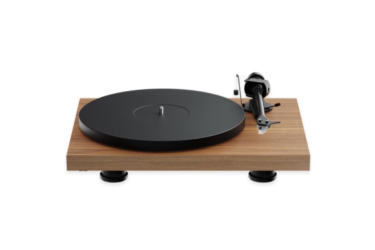 Pro-Ject Debut EVO 2 finition bois noyer vue de face — variante esthétique disponible en 8 coloris