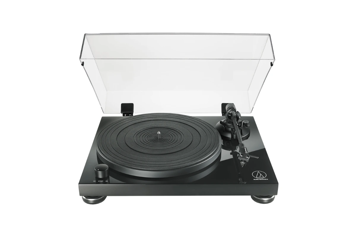 Audio-Technica AT-LPW50 vue de face — platine audiophile finition rosewood premium avec capot anti-poussière