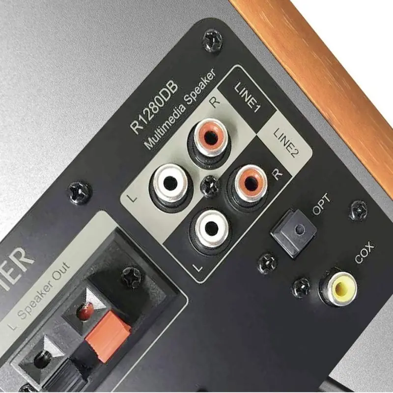 Panneau arrière de l'Edifier R1280DB avec entrées RCA, optique et coaxiale